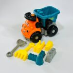 شاحنة قلابة مع العاب بحر وقوالب رمل للشاطئ والمرح هدية مثالية لطفلك