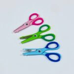 مقص ملون اشغال واعمال فنية ويدوية ممتاز مناسب للأطفال يد مطاطية عين