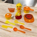 لعبة طقم مطبخ بطوط اصفر مع لعبة وعدة كاملة