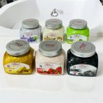 مقشر سكراب تقشير الوجه والجسم من skin Doctor - عبوة 500 مل