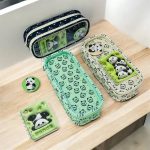 مقلمة باندا فاخرة مع دفتر ملاحظات وميدالية ، 2 جيوب 1 شفاف ، سوستة غليظة