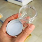 ⁦دستة علب مربعة بلاستيك 100 مل -  12 علبة غطاء فضي مع غطاء اسفنجي داخلي للحفظ من الهواء اطول فترة⁩ - الصورة ⁦8⁩