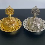 قاعدة مبخرة منقوش بالمغطاء لونين فضي وذهبي WFHM77