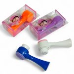 اداة تنظيف وتقشير الوجه العميق بلطف ، ازالة خلايا الجلد الميتة ، لون عشوائي