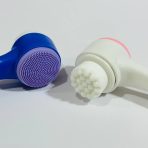 اداة تنظيف وتقشير الوجه العميق بلطف ، ازالة خلايا الجلد الميتة ، لون عشوائي - Image 2