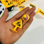 ⁦طقم لعبة شاحنة نقل حفار و رافعة مع علامات تنبية    MOAF03⁩ - الصورة ⁦2⁩