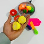 ⁦لعبة طقم الفواكة و الخضروات المقطعة مع المقلاة   MOAF03⁩ - الصورة ⁦3⁩