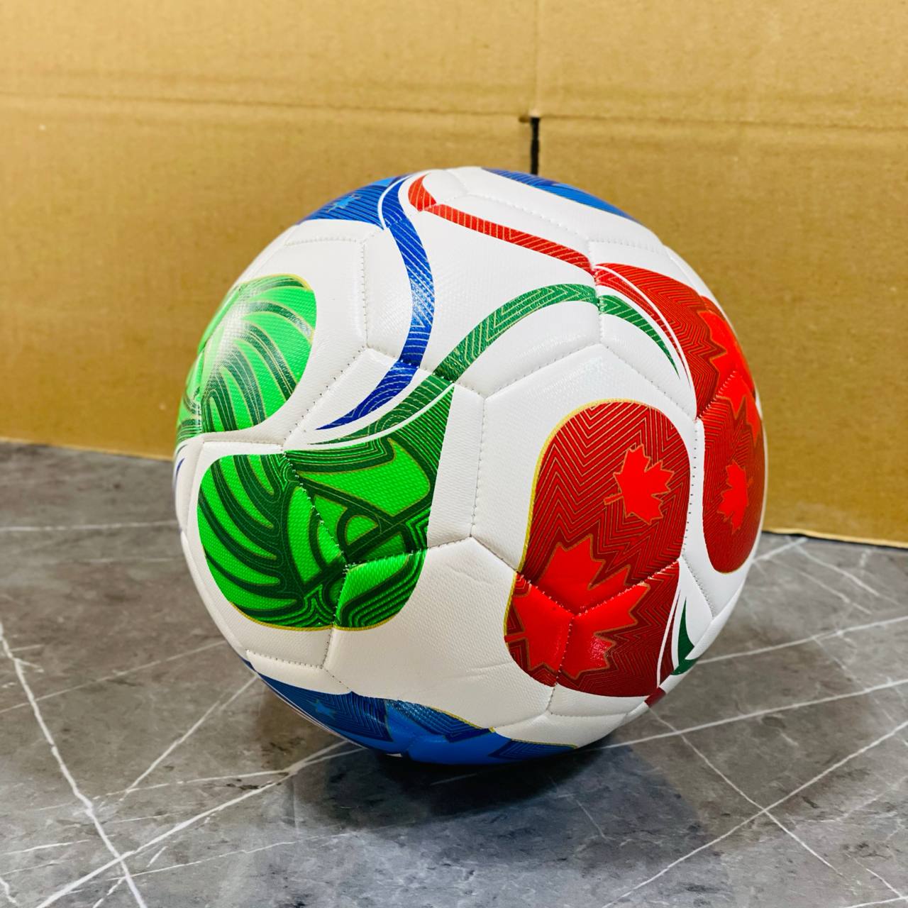 photo_1_2026-03-08_15-45-50 كرة قدم ملونة درجة ثانية رقم 5 مناسبة للصغار في المدرسة والشارع - الصورة 1