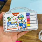 ⁦طقم اقلام اكريليك 12 لون حجمين مناسبة للتلوين على جميع الأسطح قماش و بلاستيك وزجاج⁩ - الصورة ⁦4⁩