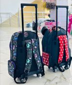 ⁦حقيبة ديزني الأصلية Smiggle عجلات ، مناسبة من الصف الثاني إلى الخامس⁩ - الصورة ⁦6⁩
